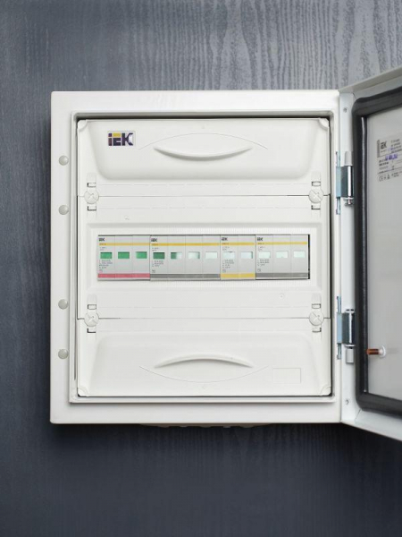 Ограничитель перенапряжения ОПС1-C 4P IEK MOP20-4-C