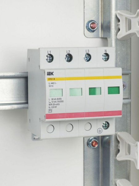 Ограничитель перенапряжения ОПС1-B 4P IEK MOP20-4-B