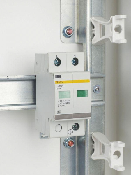 Ограничитель перенапряжения ОПС1-C 2P IEK MOP20-2-C